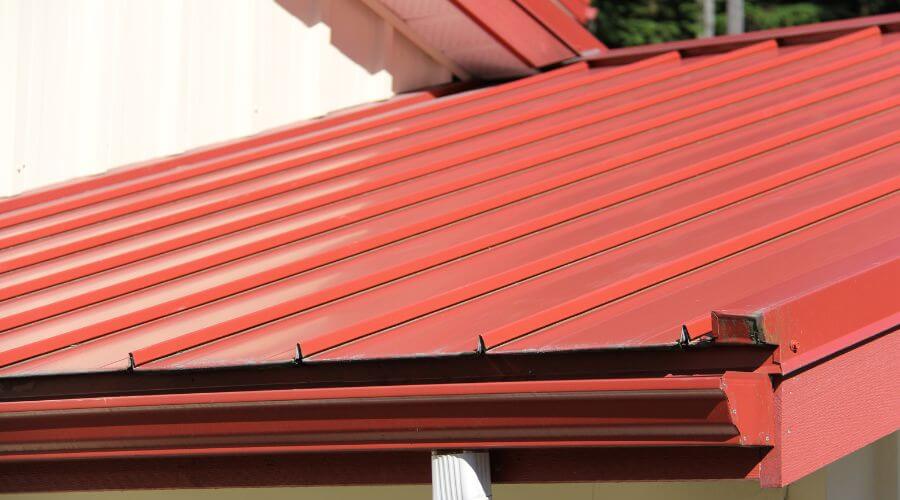 Professional gutter cleaning services in Leland, IA